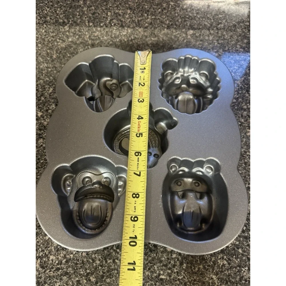 Nordic Ware Hungry Animals Cake Muffin Pan Hippo Monkey Alligator Elephant Lion